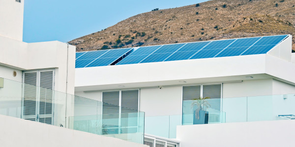 Comprar / Vender Pisos y Plantas Bajas en Alicante · con Placas Solares