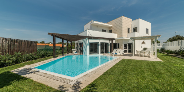 Inversores, Intermediarios, Agentes y Brokers Inmobiliarios en Teulada · Villas